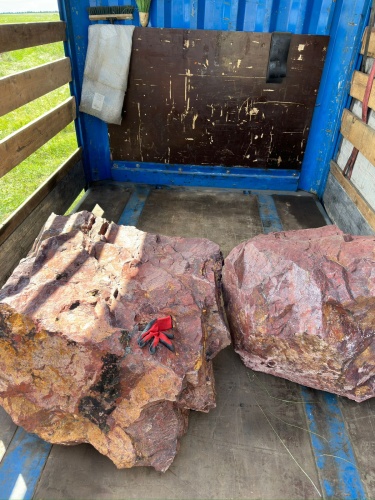 Ландшафтные глыбы красно-фиолетовые 200-1000 килограмм купить в Удмуртской Республике