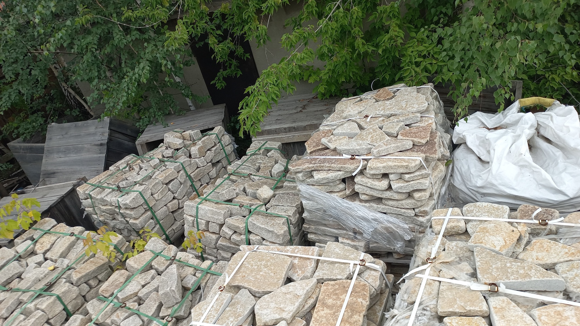 Плитняк гранитный галтованный купить в Удмуртской Республике