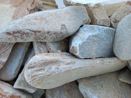 Златолит жёлтый, жёлто-зелёный глыбки и валуны для ланшафтного дизайна купить в Удмуртской Республике