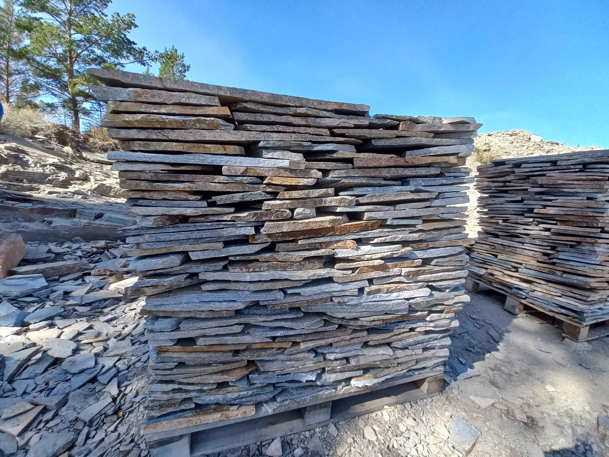 Плитняк златолит серебристый для фасада купить в Удмуртской Республике