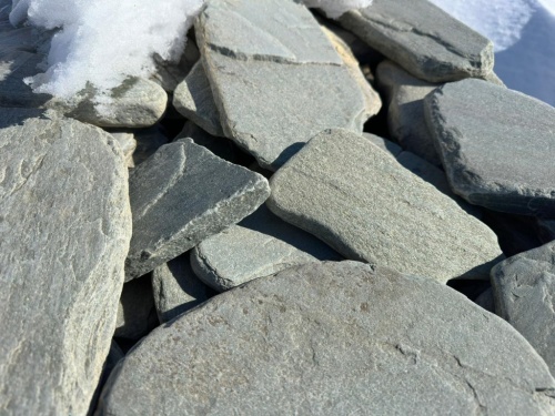 Плитняк златолит зелёный галтованный для цоколя купить в Удмуртской Республике